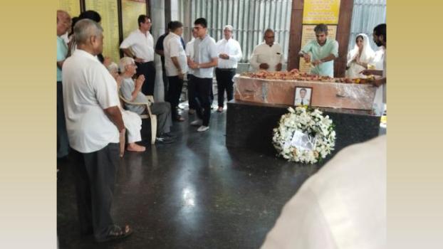 Mourners pay their respects to Capt Sumeet Sabharwal, the pilot of AI-171