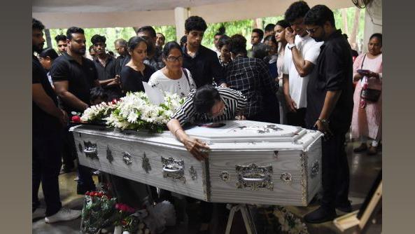Co-pilot Clive Kunder was laid to rest yesterday