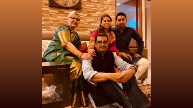 Shishir with his wife, daughter and son-in-law