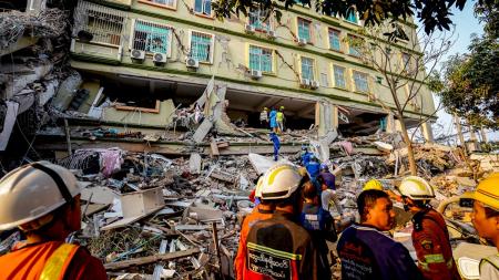 Earthquake rescue in Myanmar