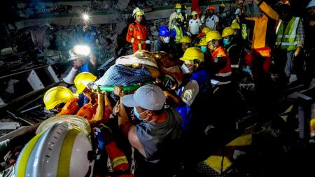 Earthquake rescue in Myanmar