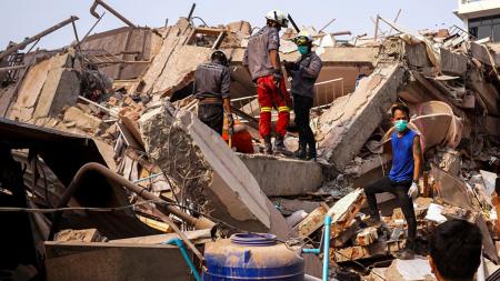 Earthquake rescue in Myanmar