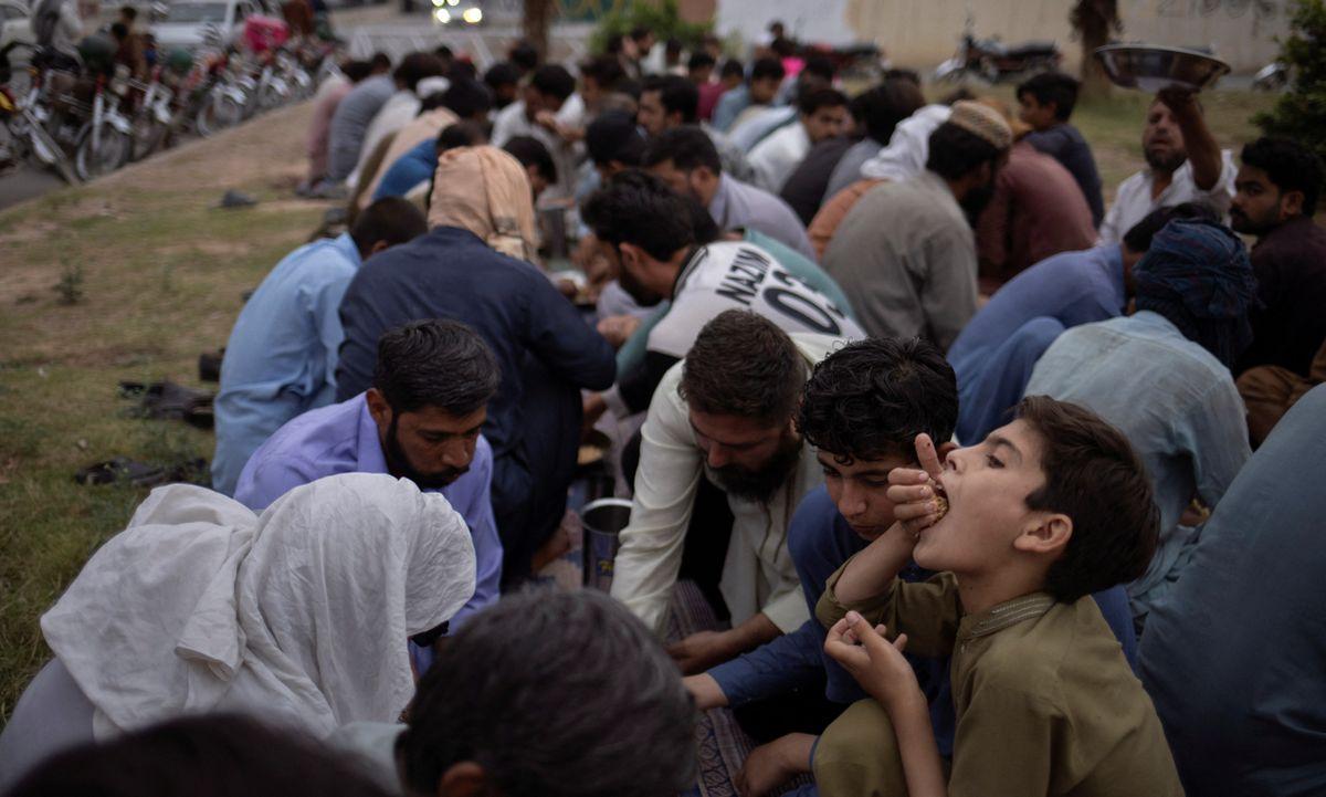 Pakistan’s Economy On Tenterhooks – Rediff.com Business