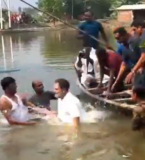 Rahul with fishermen in Begusarai