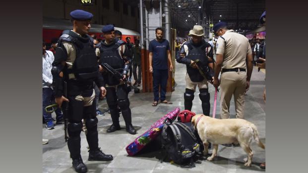 High security at CSMT in Mumbai. Pic: Sahil Salvi