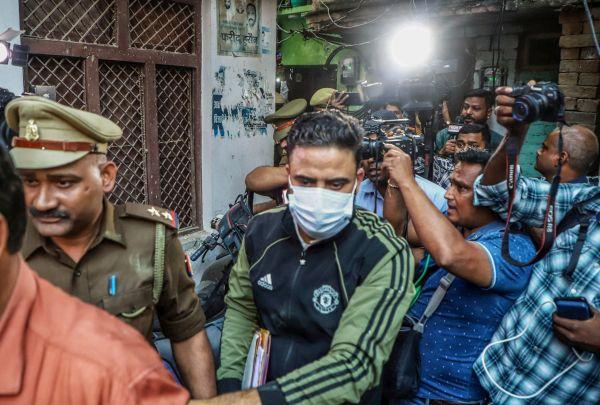 Security forces raid Dr Shaheen Shahid's residence