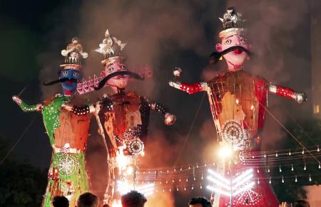 Ravan Dahan being performed in Indraprastha Extension area as part of the Dussehra celebration Ravan Dahan being performed in Indraprastha Extension area as part of the Dussehra celebration