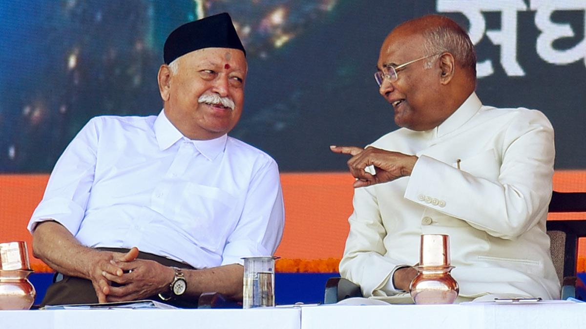 Former President Ram Nath Kovind, with RSS Chief Mohan Bhagwat, during the Vijayadashami celebration