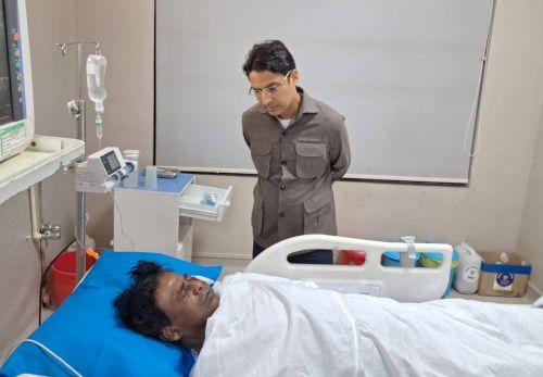 Khagen Murmu gets a visitor in hospital