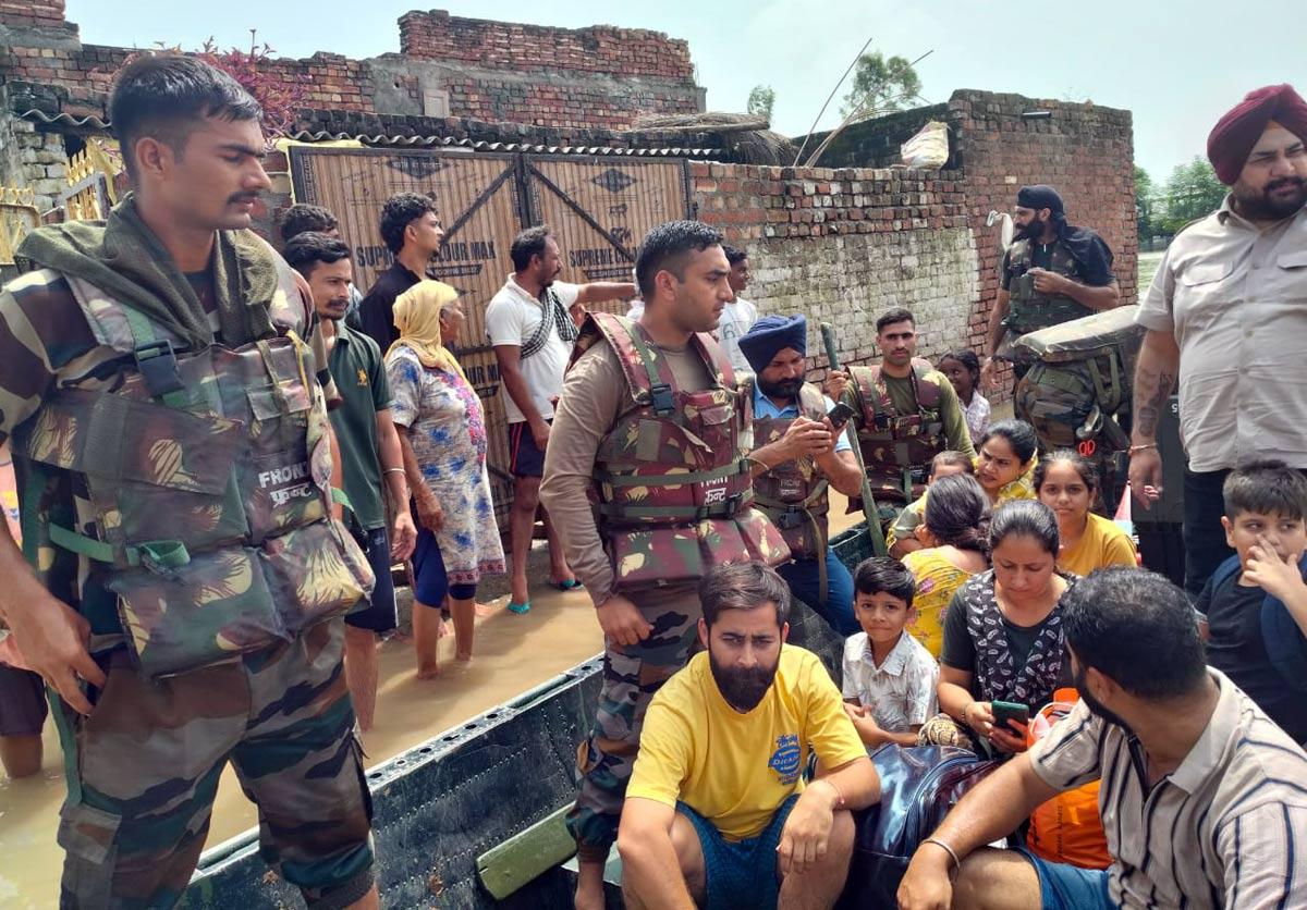 Indian Army steps in to rescue and provide relief to the flood-affected families of Gurdaspur district