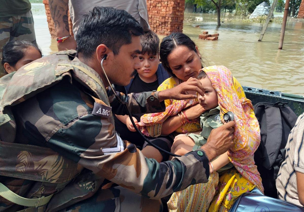 Indian Army steps in to rescue and provide relief to the flood-affected families of Gurdaspur district
