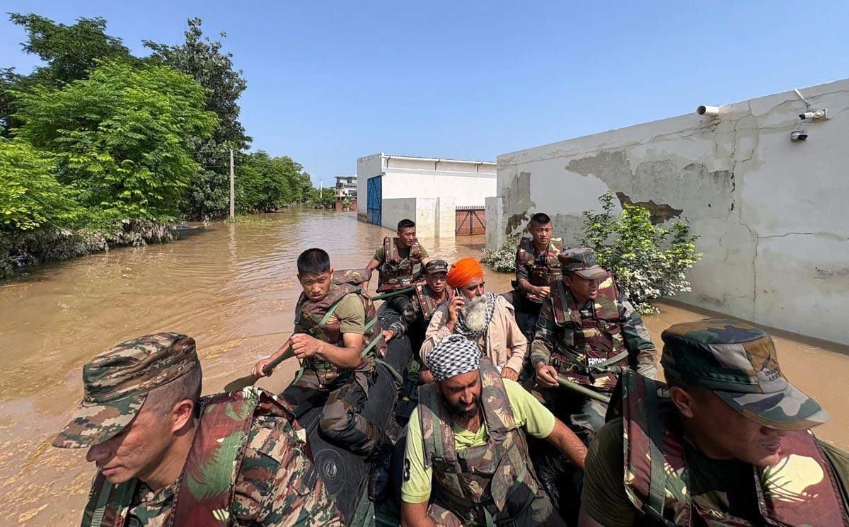 Indian Army steps in to rescue and provide relief to the flood-affected families of Gurdaspur district
