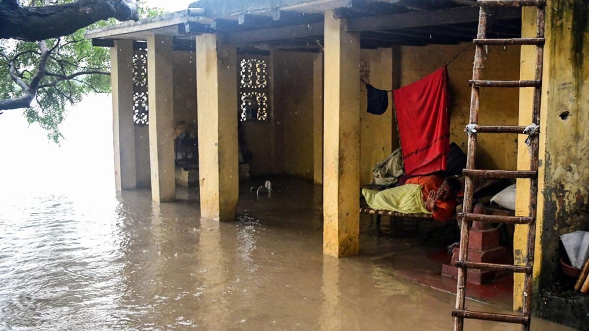 A view of an area submerged in water as the river Yamuna crosses the danger mark following incessant rainfall, at Yamuna Bazar in New Delhi