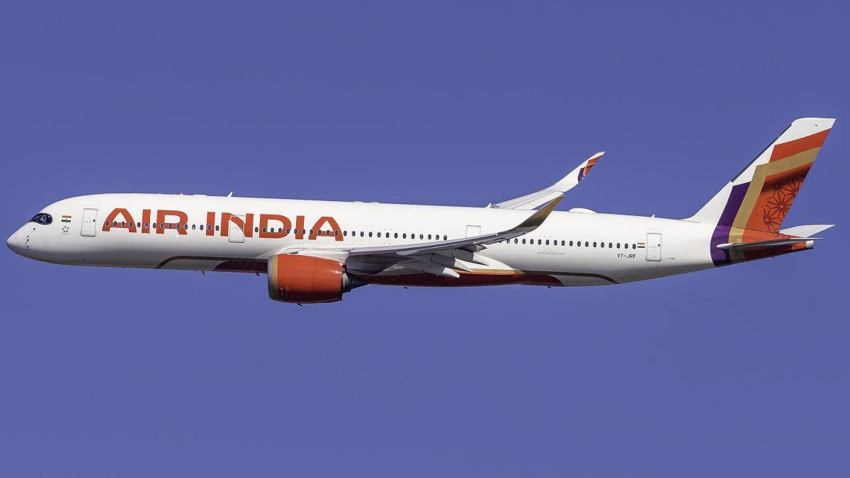 London-bound Air India flight forced to return to Delhi | Rediff-TV | Rediff.com