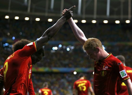 Belgium's Romelu Lukaku celebrates with Kevin De Bruyne (R) after scoring a goal 
