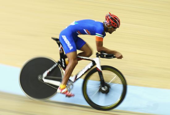 Amit Kumar of India competes in the Men's 4000m Individual Pursuit Qualifying at Sir Chris Hoy Velodrome 