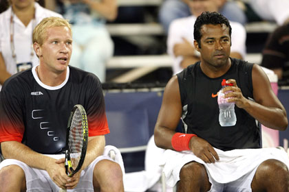Leander Paes and Lukas Dlouhy (left)