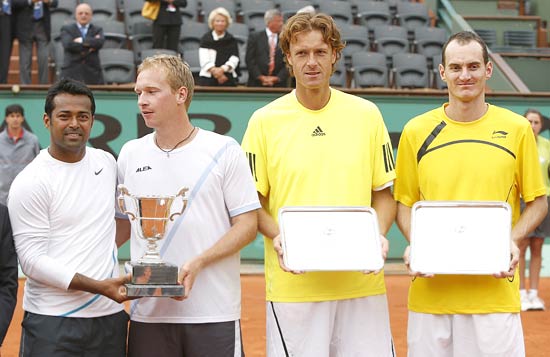 Leander Paes, Lukas Dlouhy, Wesley Moodie and Dick Norman