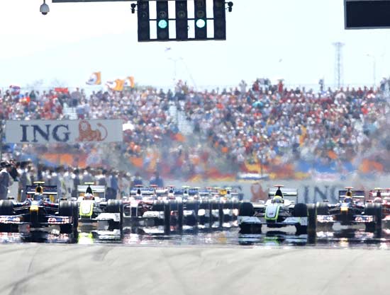 Formula One drivers leave the grid at the start of the Turkish F1 Grand Prix