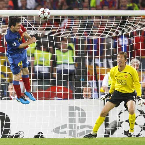 Lionel Messi scores second goal