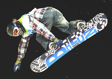 Shaun White in action during the second run in the men's snowboarding halfpipe competition