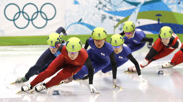 China's Zhou Yang (2nd from left) leads South Korea's Park Seung-hi (3rd left) and Lee Eun-byul (4th left) during the women's 1500 metres short track speed skating