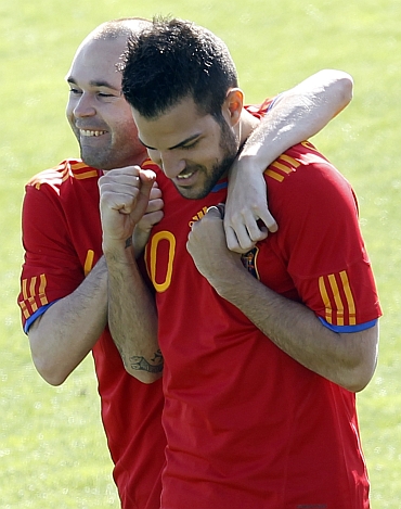 Andres Iniesta (left) and Cesc Fabregas