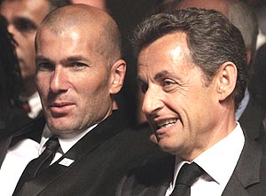 sarkozy (right) with zidane