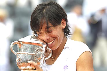 Francesca Schiavone with her trophy after winning the French Open final on Saturday