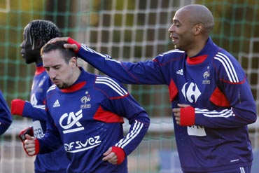Thierry Henry (right) and Franck Ribery at a training session