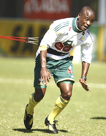 South Africa's Tsepo Masilela goes through the paces at a training session