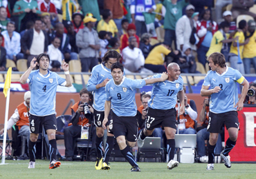 Luis Suarez with his Uruguayan teammates