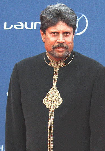 Kapil Dev at the red carpet as he arrives for the Awards function