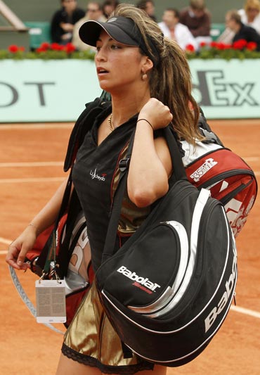 Aravane Rezai was ousted by Nadia Petrova