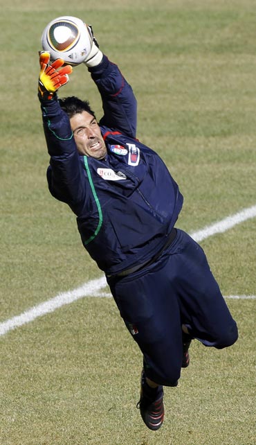 Gianluigi Buffon practices with the World Cup ball