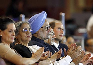 Sonia Gandhi, Manmohan Singh, Gursharan Kaur, Hamid Ansari and Prince Edward