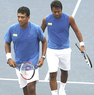 Mahesh Bhupathi (left) and Leander Paes