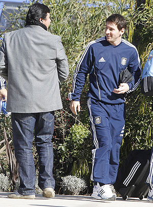 Argentina's Lionel Messi arrives at the Colon hotel in Santa Fe city on Tuesday