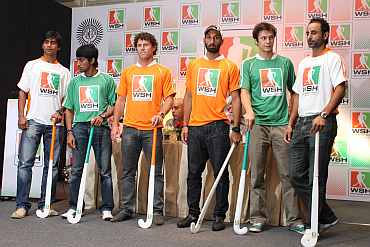 Adrian D'Souza, Arjun Halappa, Brent Livermore, Sardara Singh, Rodrigo Garza and Prabhjot Singh at the World Series Hockey press conference