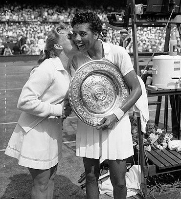 Althea Gibson (right) and Darlene Hard