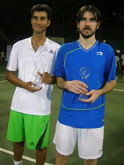 Yuki Bhambri (left) and runner-up Roko Karanusic