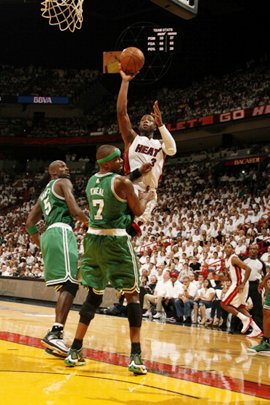 Dwyane Wade #3 of Miami Heat shoots