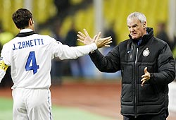 Ranieri (right) with Javier Zanetti