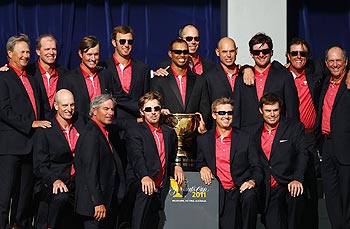 The US team poses with the Presidents Cup