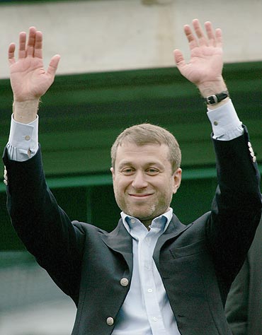 Chelsea Owner, Roman Abramovic salutes his players