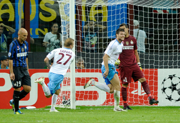 Ondrej Celustka of Trabzonspor As celebrates scoring the first goal during the UEFA Champions League group B match between FC Internazionale Milano and Trabzonspor