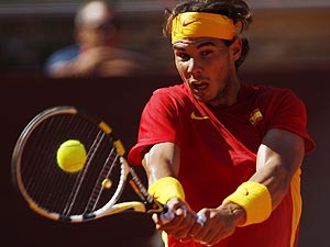 Spain's Rafael Nadal returns a shot to France's Richard Gasquet 