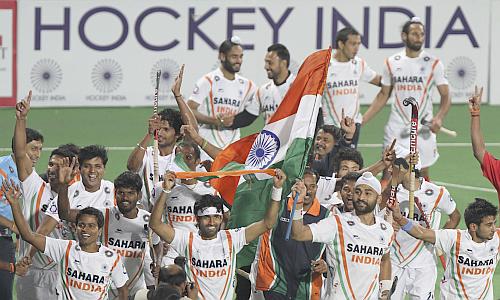 Indian hockey players celebrate