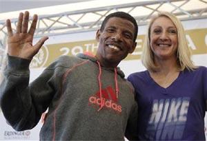 Paula Radcliffe with Haile Gebreselaisse