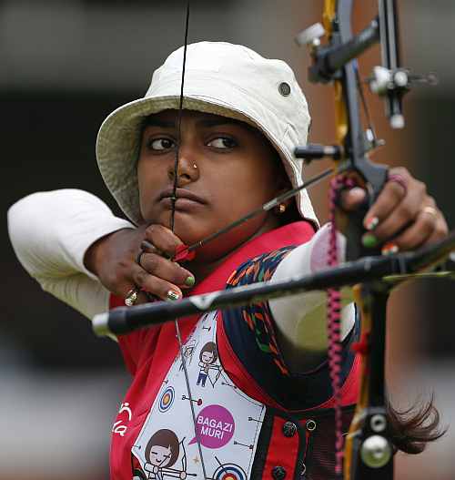 Deepika Kumari of India aims during the women's individual round of 32 eliminations at the Lord's Cricket Ground
